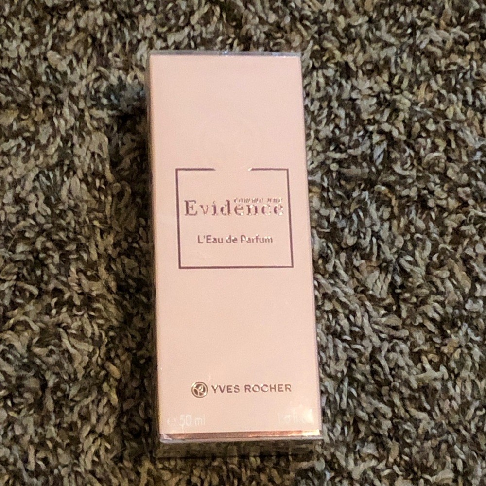 Yves Rocher Comme Une Evidence L’Eau de Parfum NWT (sealed) 1.6 oz.